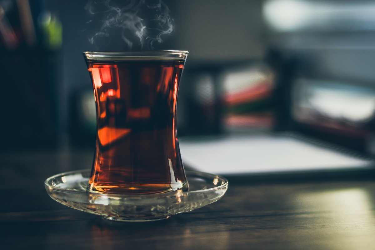 Saiba por que o chá preto emagrece e ajuda a proteger seu coração